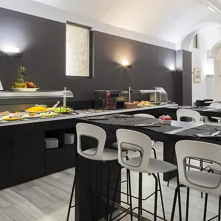 Отель Petit Palace Boqueria 4*
